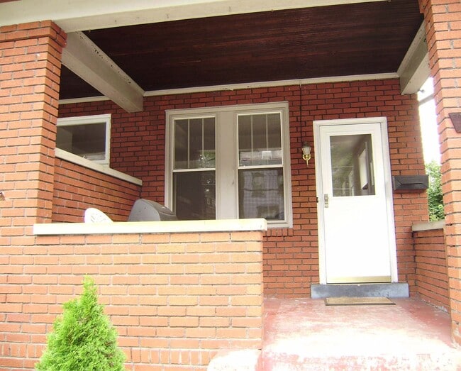 5623 Woodmont St, Unit 5623