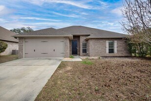 4596 Hermosa Rd in Crestview, FL - Building Photo
