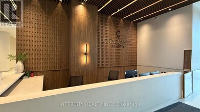 15 Skyridge Dr in Brampton, ON - Building Photo - Building Photo