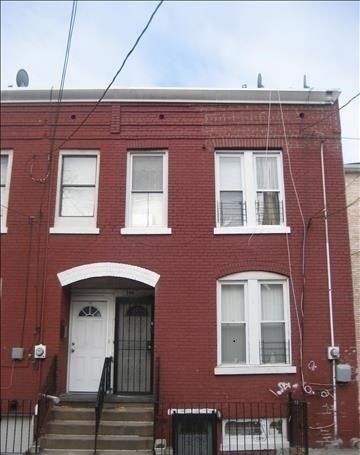 114 Highland Ave in Newark, NJ - Building Photo