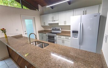 3080 Allamanda St in Miami, FL - Building Photo - Building Photo