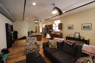 709 Penn Ave, Unit StarLoft in Pittsburgh, PA - Building Photo - Building Photo