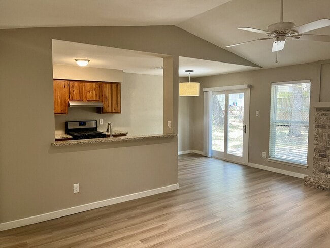 4501 Dorsett Oaks Cir, Unit A