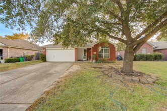 24034 Surreygate Dr in Spring, TX - Building Photo - Building Photo