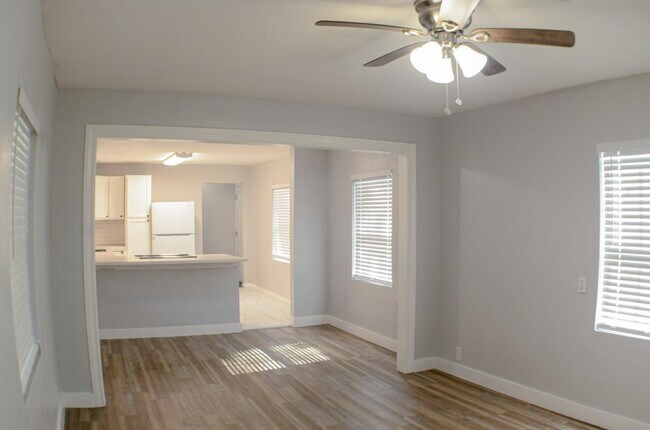 105 E Waring St in Dayton, TX - Building Photo - Building Photo