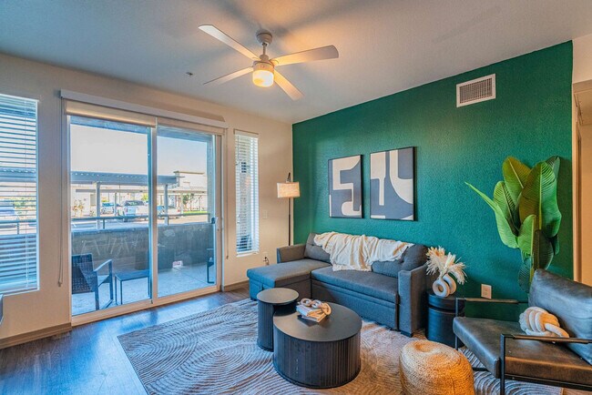 9600 W Georgia Ave in Glendale, AZ - Building Photo - Building Photo