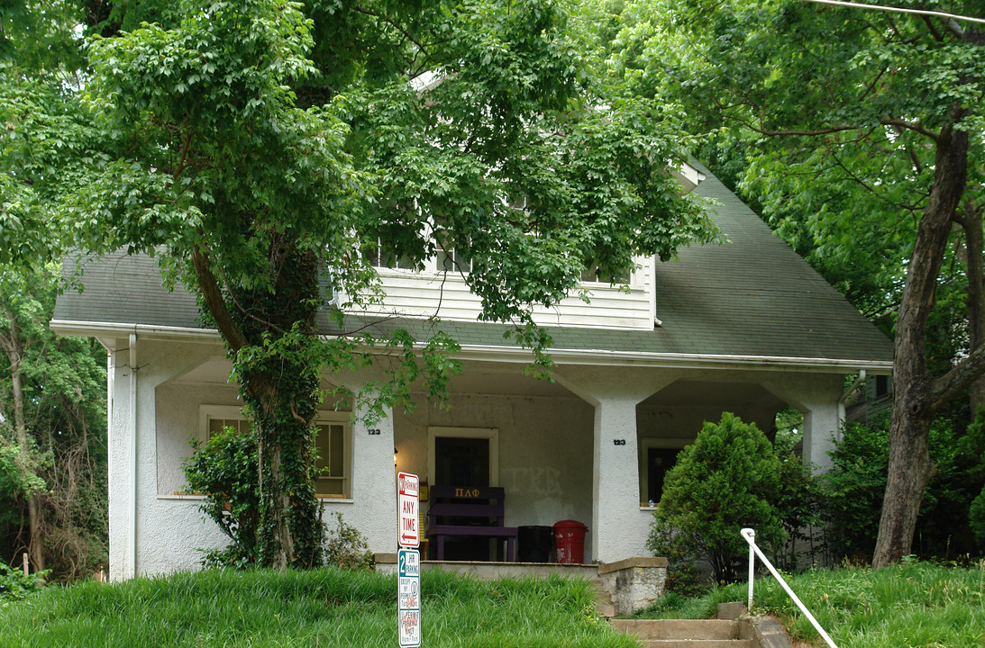 123 Chamberlain St in Raleigh, NC - Building Photo