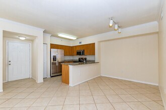 6378 Emerald Dunes Dr-Unit -204 in West Palm Beach, FL - Building Photo - Building Photo