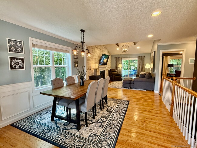 28 Woodridge Dr in Windsor Locks, CT - Building Photo - Building Photo