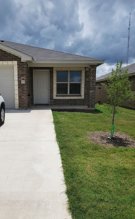 6006 Harriet Tubman Ave in Killeen, TX - Building Photo