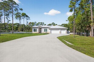 18369 Mellen Ln in Jupiter, FL - Building Photo