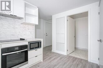 252 Church St in Toronto, ON - Building Photo - Building Photo