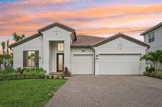 13621 Le Christine Dr in Palm Beach Gardens, FL - Foto de edificio - Building Photo
