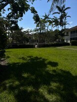 21103 Glenmoor Dr in West Palm Beach, FL - Building Photo