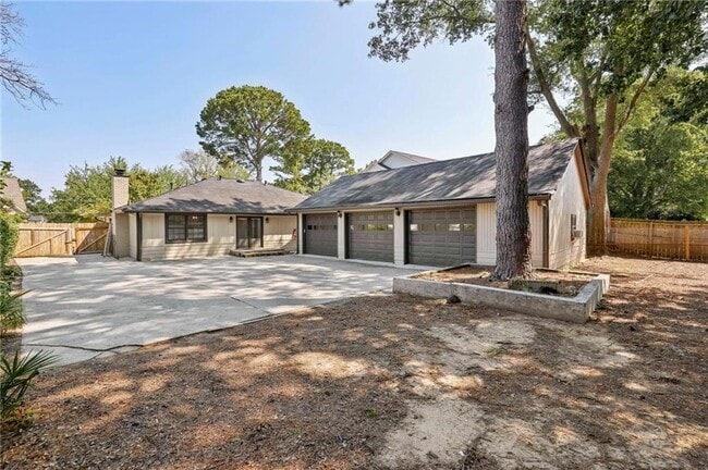 1899 Raven Hill Dr NE in Atlanta, GA - Building Photo - Building Photo
