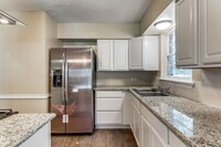 10630 Coogan Dr in Dallas, TX - Building Photo - Building Photo