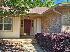 2517 Clara Kee Blvd in Tallahassee, FL - Building Photo