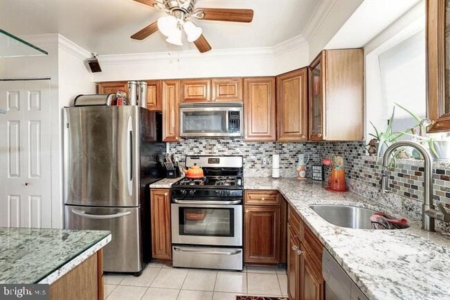 property at 1023 Quincy St NE