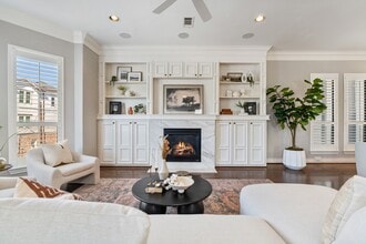 5525 Kiam St in Houston, TX - Foto de edificio - Building Photo