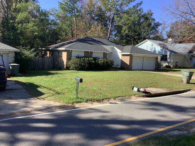 109 Lake Forest Blvd in Daphne, AL - Building Photo - Building Photo