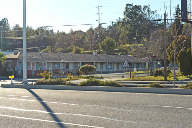 3510 S Market St in Redding, CA - Building Photo - Building Photo