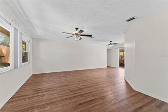 335 Laughing Gull Ln in Palm Harbor, FL - Building Photo - Building Photo