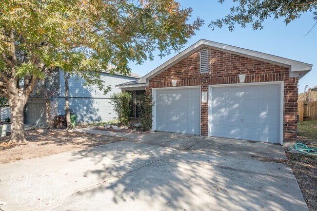 2006 Charlotte Way in Round Rock, TX - Building Photo - Building Photo