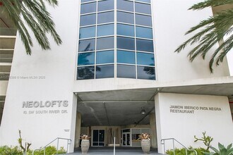 10 SW South River Dr in Miami, FL - Building Photo - Building Photo