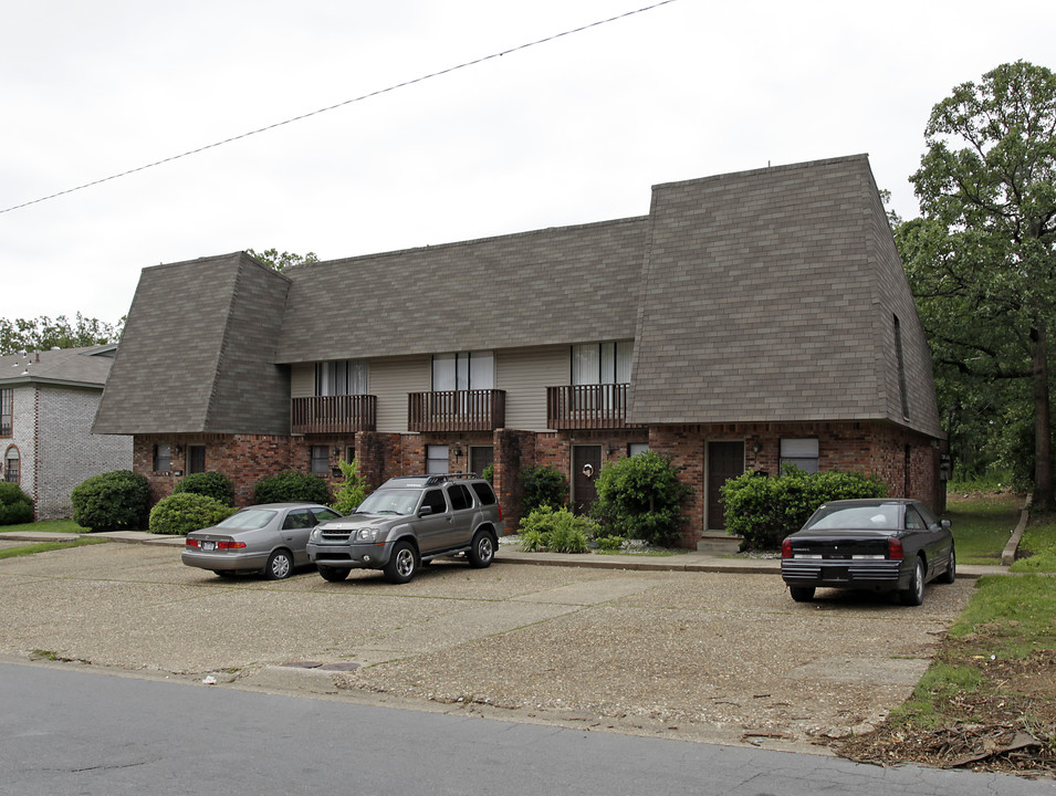 2201 Fendley Dr in North Little Rock, AR - Building Photo