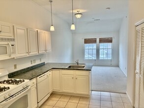 38 Hope St in East Lyme, CT - Building Photo - Building Photo