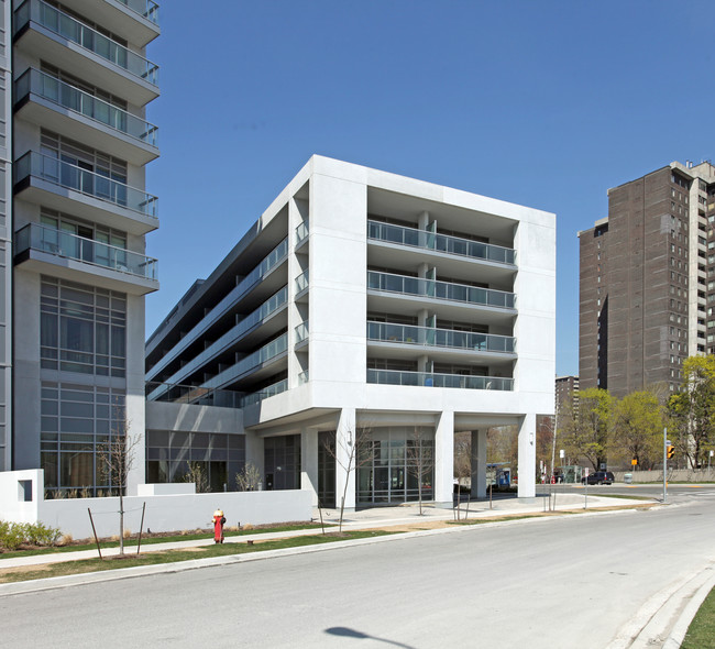 2035 Sheppard Ave E in Toronto, ON - Building Photo - Building Photo