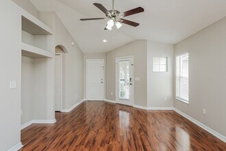 12724 Evington Point Dr in Riverview, FL - Building Photo - Building Photo