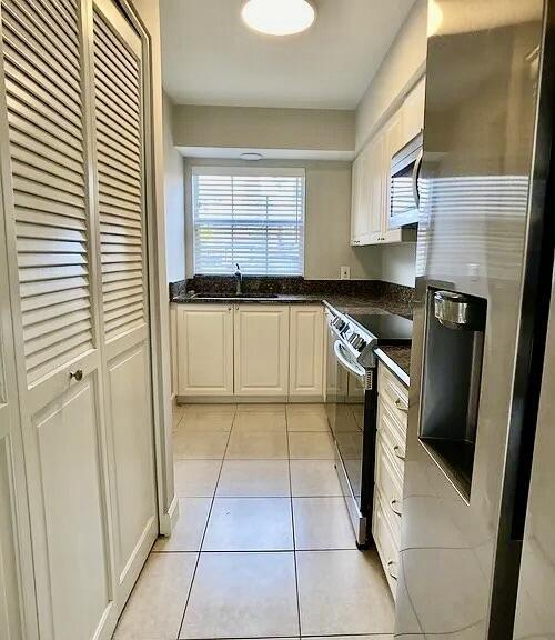 property at 413 N Cypress Dr