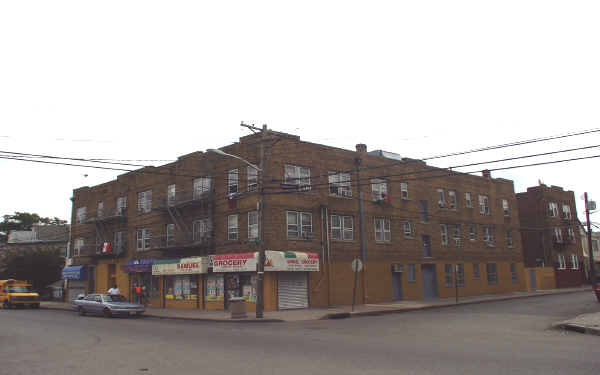 393-395 Monroe St in Passaic, NJ - Foto de edificio - Building Photo