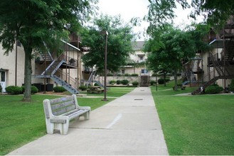 School House Terrace in Nazareth, PA - Building Photo - Building Photo