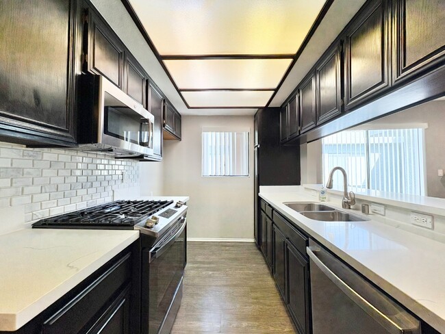 6204 Fulton Ave in Los Angeles, CA - Building Photo - Building Photo