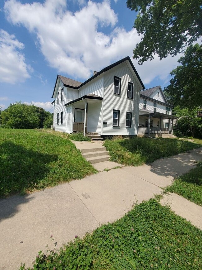 property at 1623 N 14th St