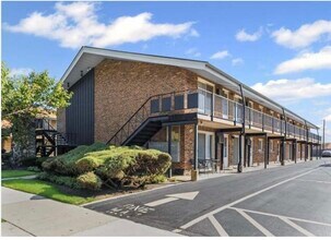 3723 Ruby St, Unit Twilite Condos in Schiller Park, IL - Building Photo - Building Photo