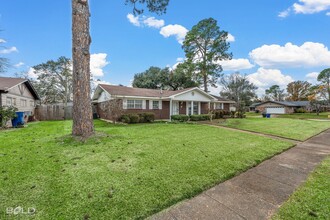 135 Suzanne Dr in Shreveport, LA - Building Photo - Building Photo