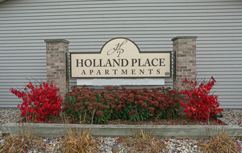 Holland Place in Appleton, WI - Foto de edificio - Building Photo