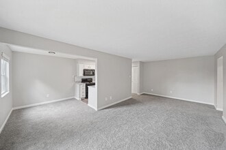 M Club Apartments in Indianapolis, IN - Foto de edificio - Building Photo