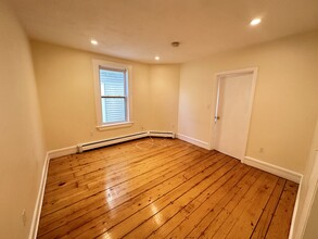 66 Pleasant St, Unit 2 in Cambridge, MA - Building Photo - Building Photo