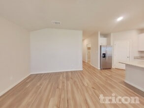 13693 Paxton Blvd in Saint Hedwig, TX - Building Photo - Building Photo