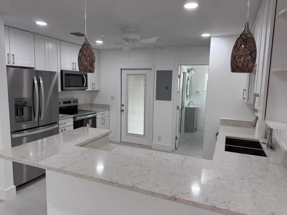 2112 Garfield St, Unit 2112 Garfield Street in Hollywood, FL - Building Photo