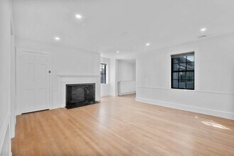 61 Front St in Marblehead, MA - Building Photo - Building Photo
