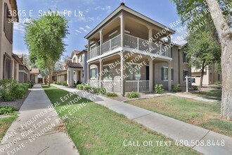 3865 E Santa Fe Ln in Gilbert, AZ - Foto de edificio - Building Photo