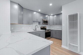 1305-1321 Laurel St in Napa, CA - Building Photo - Building Photo