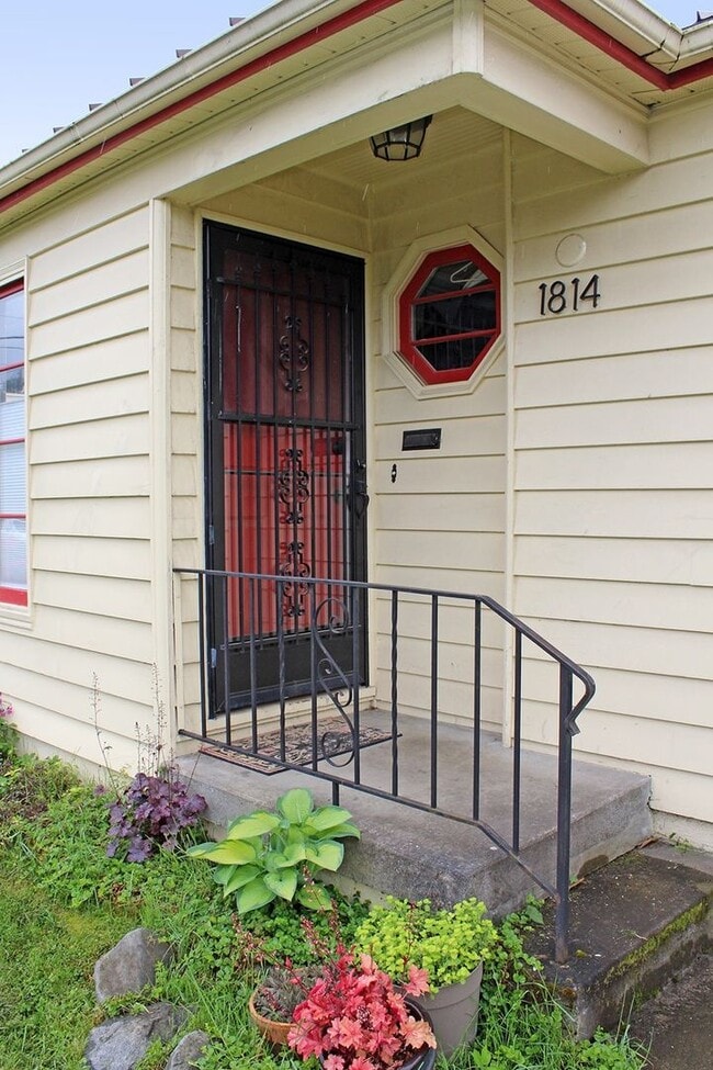 1814 NE Bryant St in Portland, OR - Building Photo - Building Photo