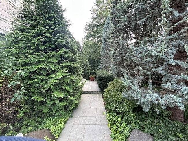 property at 26 Dunes Ln