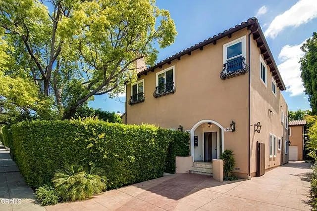 property at 748 N La Jolla Ave